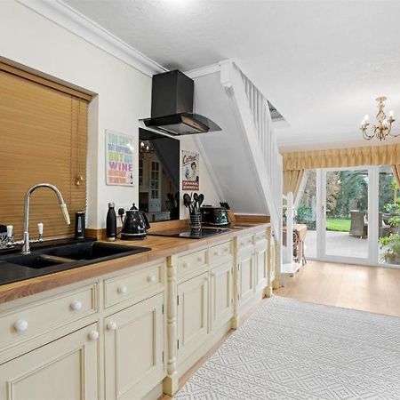Ferienwohnung The Corner House, 36, Broadway Road, Evesham Exterior foto