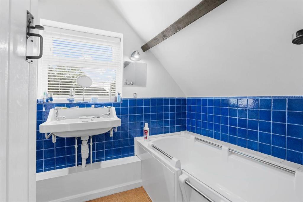 Ferienwohnung The Corner House, 36, Broadway Road, Evesham Exterior foto