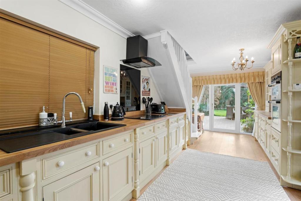 Ferienwohnung The Corner House, 36, Broadway Road, Evesham Exterior foto